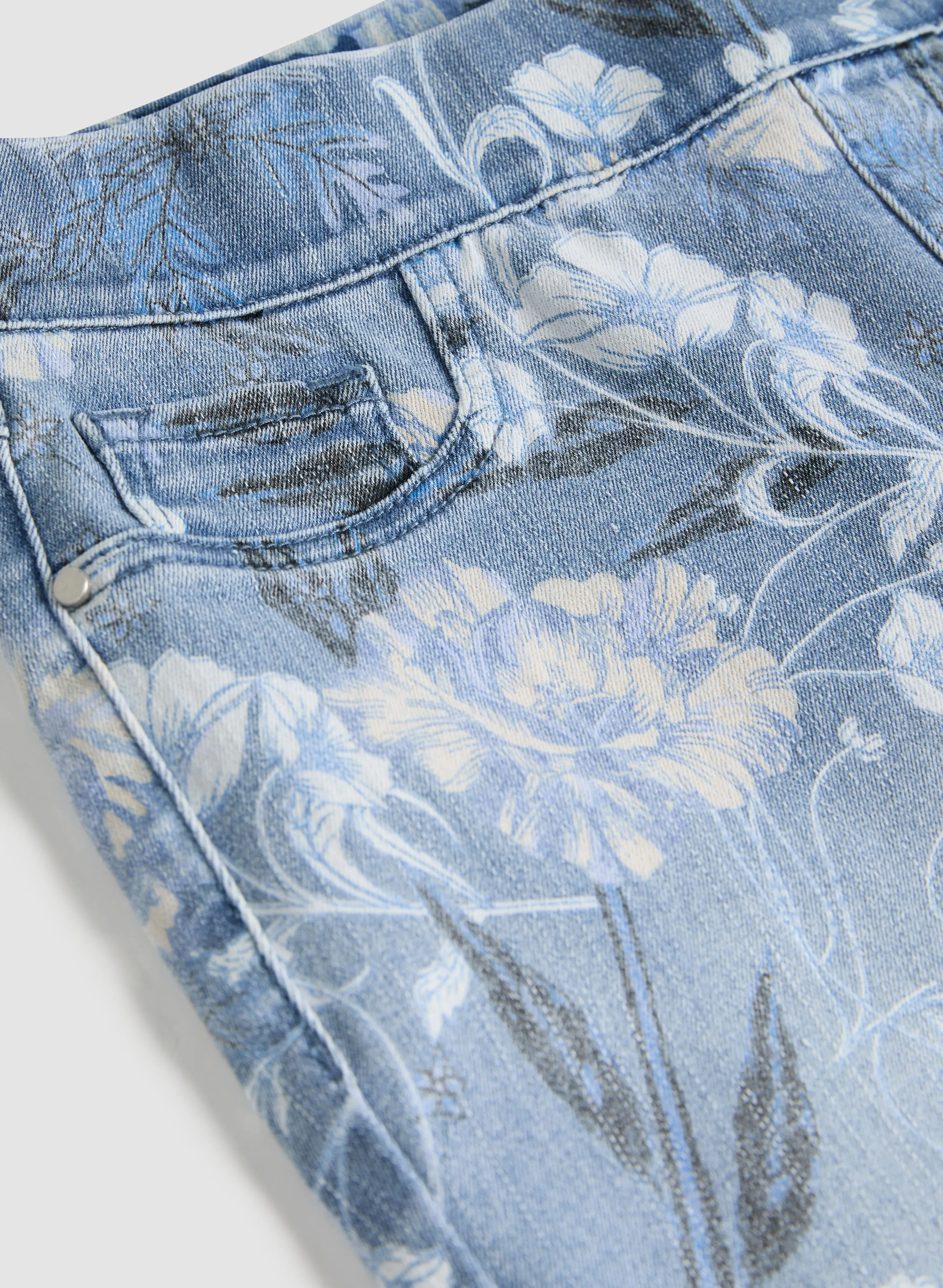 Floral Pattern Pull-On Jeans